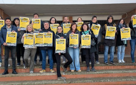Professors de l'institut Josep Vallverdú fan una crida a la vaga.