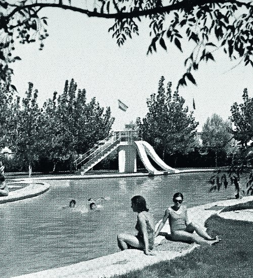 Banyistes a les piscines de les Borges (Foto: Arxiu)