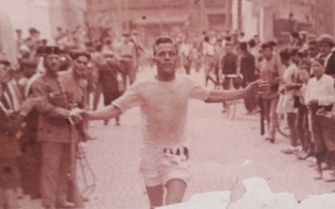 Ramon Bellmunt, vencent en una cursa. (foto: família/SomEsports)